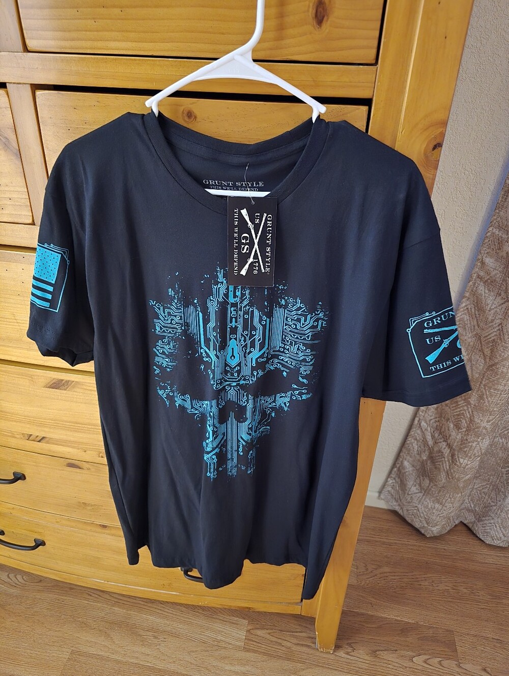 Grunt Style Black Tee Size Large NWT